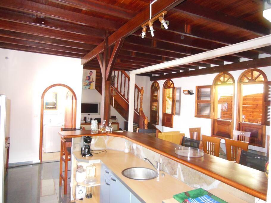Maison Situee Dans Un Petit Village De Pecheur ル・カルベ エクステリア 写真
